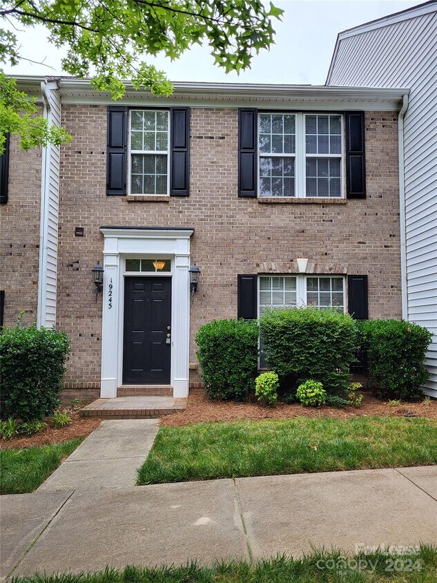 19245 Lake Norman Cove Dr, Cornelius, NC 28031 Townhome Rentals in