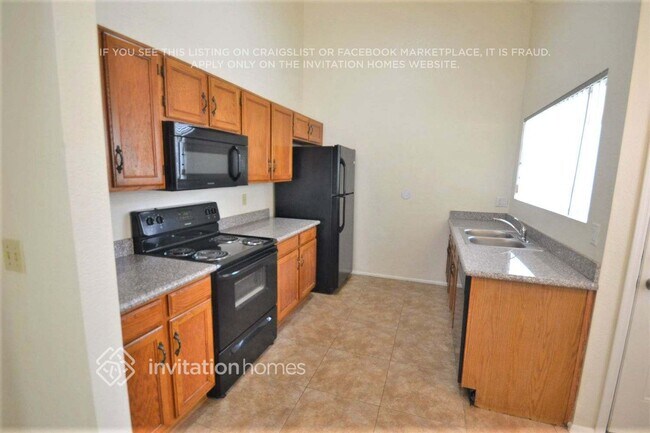 Building Photo - 11339 N 82nd Dr