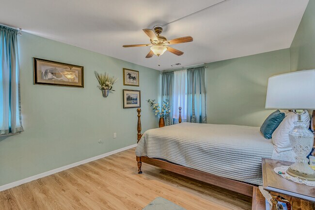 Main Bedroom - 1112 Summit Pointe
