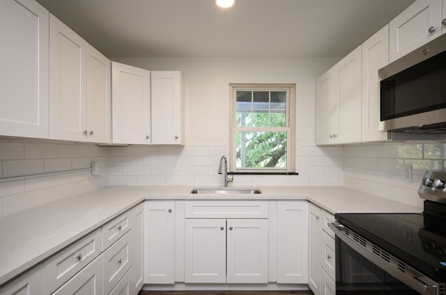 Building Photo - Single Family Home