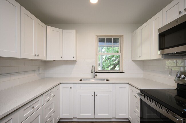 Foto del edificio - Single Family Home