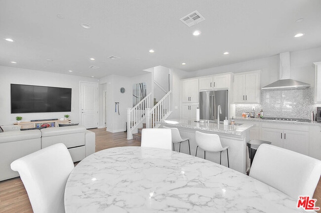 Foto del edificio - 629 Daniel Freeman Cir