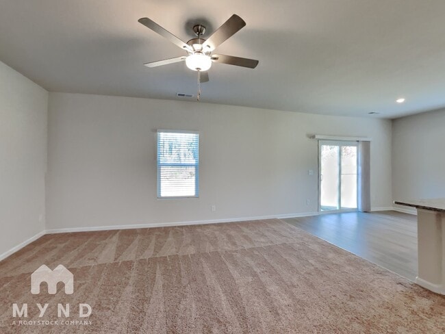 Building Photo - 402 Ivy Bank Dr