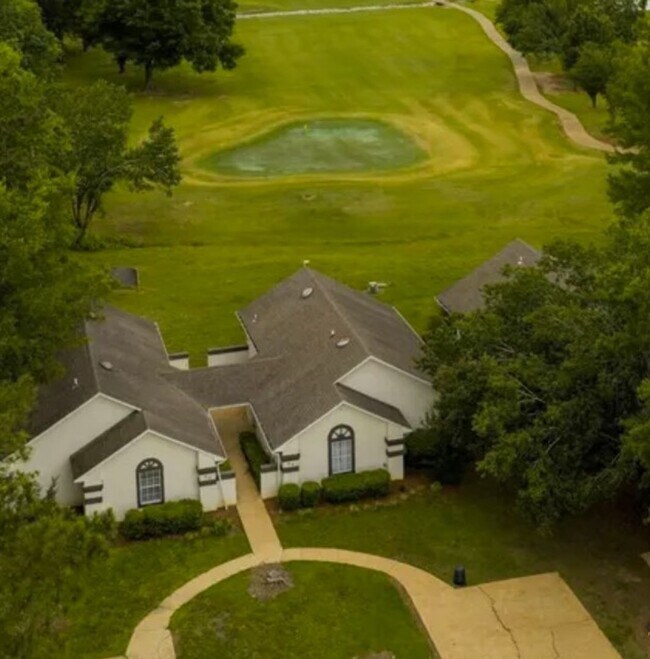 Foto del edificio - Elm Lake Golf Course House