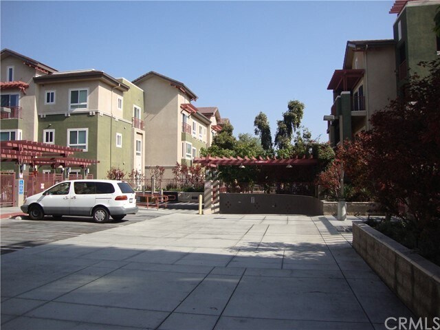 Foto del edificio - 228 S Olive Ave