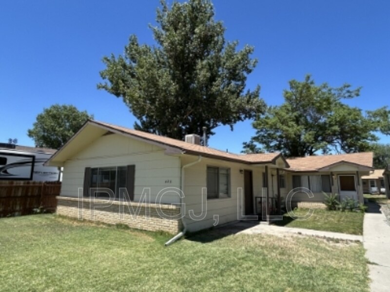 Foto principal - 420 W Kennedy Ave