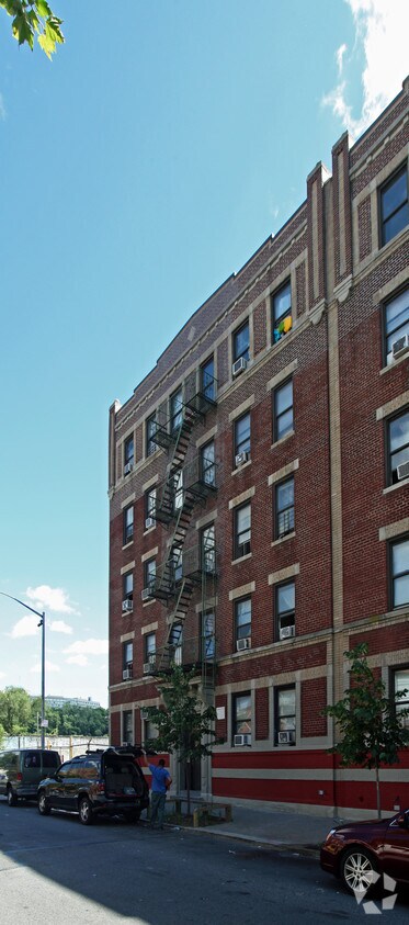 Building Photo - 428-438 W 204th St