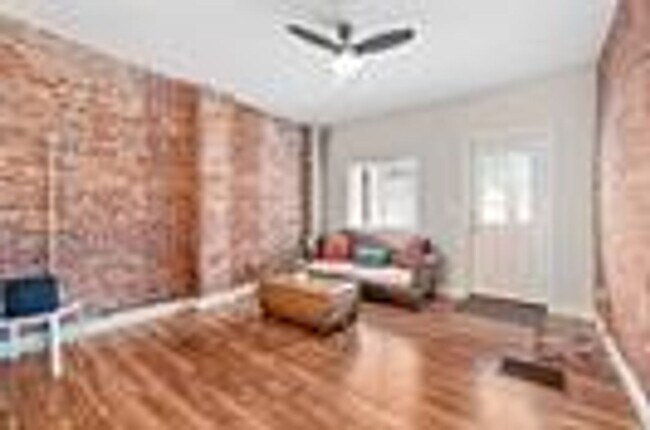 Foto del edificio - 516 Borland St
