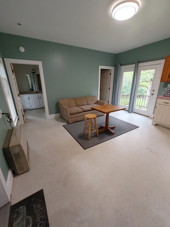 Building Photo - 273 Farnum St