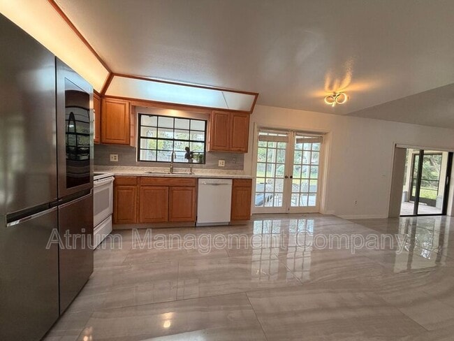 Building Photo - 8842 Reparto Dr