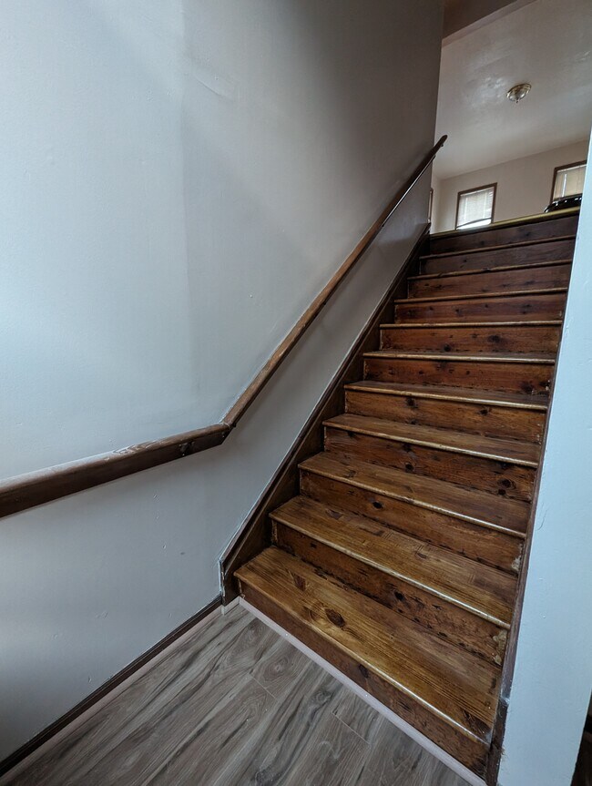 Aterrizaje - 798 Oak St