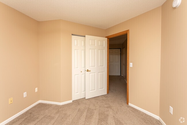 2BR, 1BA - 900 - 1,000SF - Parkbury Villa