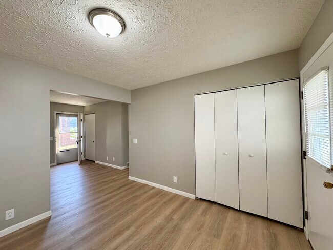 Foto del edificio - 1241 Broad Ave NW