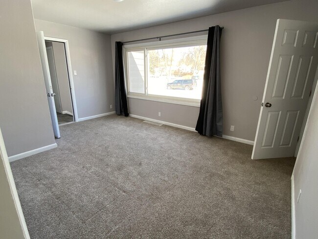 Building Photo - 2020 Dunn Ave