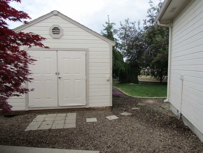 Building Photo - 16937 N Denemere Loop