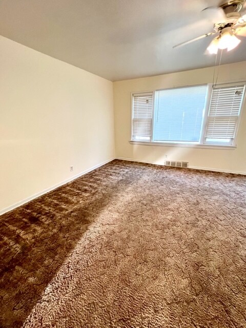 Foto del edificio - 1533 N Kentwood Ave