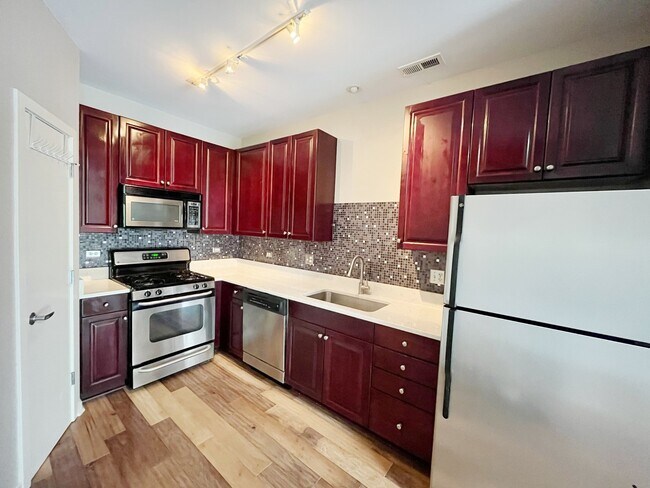 Foto del edificio - 1075 W Roosevelt Rd