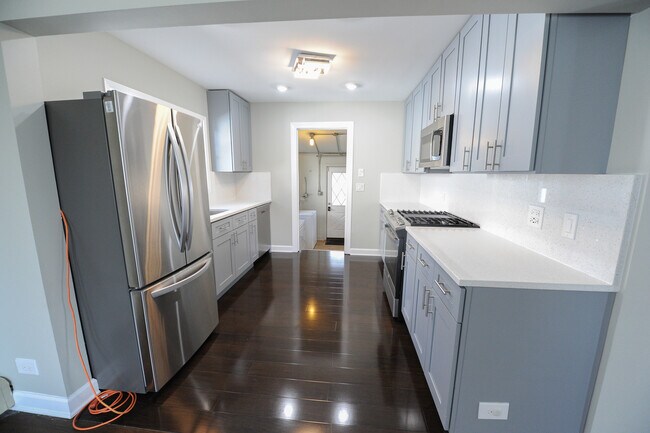 Foto del edificio - 6828 97th St