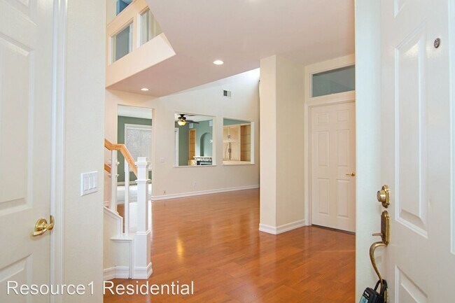 Building Photo - 5 br, 3 bath House - 11624 Aspen View Drive