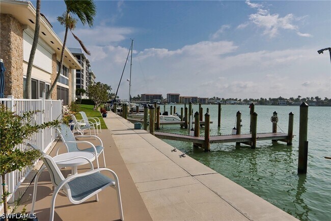 Foto del edificio - 2500 Gulf Shore Blvd N