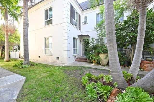Building Photo - 9372 W Olympic Blvd