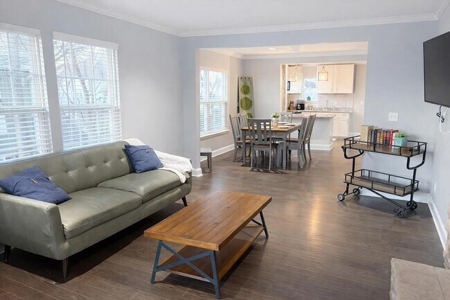 Foto del edificio - 1903 E 13th St