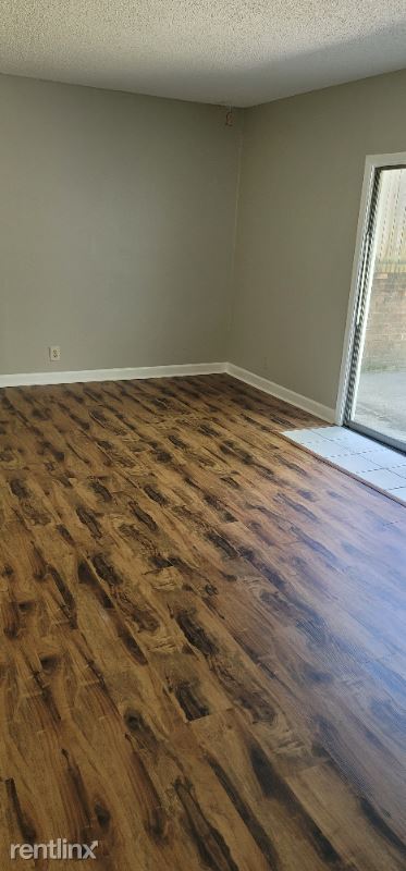 Foto del edificio - 591 Winding Creek Rd