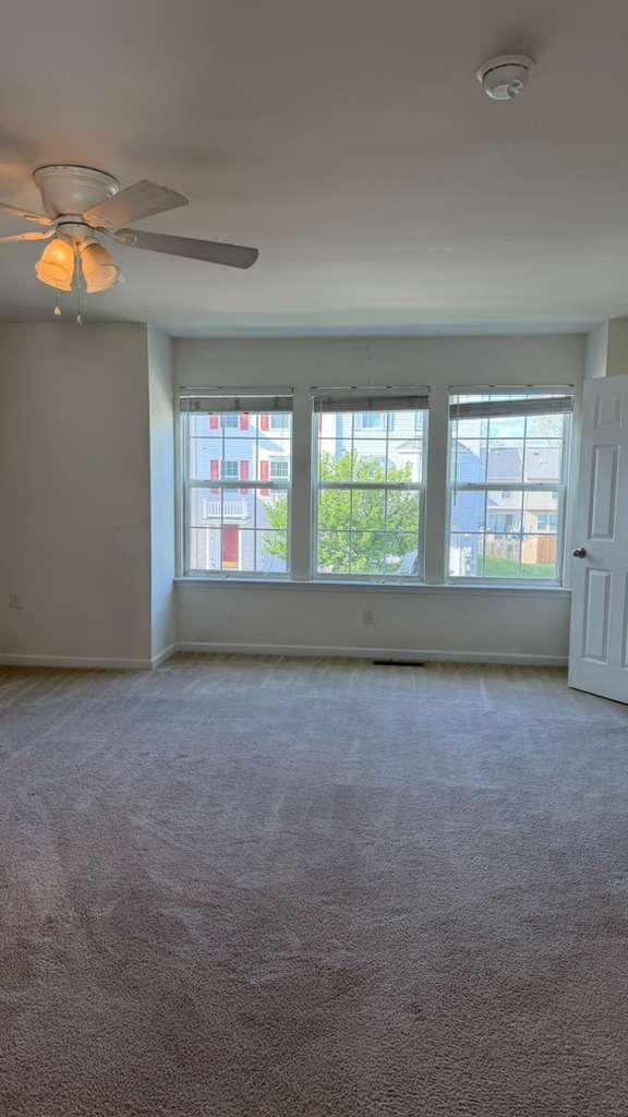 Foto del edificio - 38 Lombard Ln