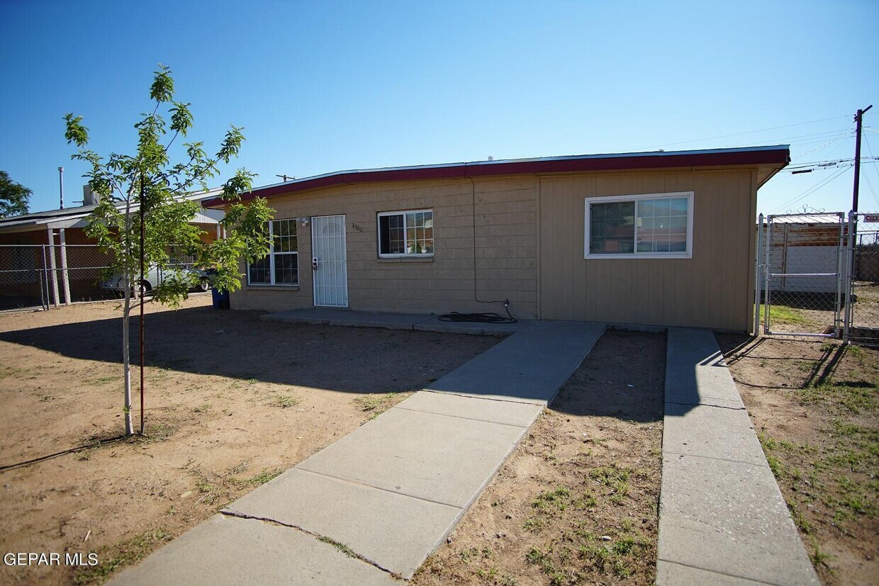Primary Photo - 8300 Mt Everest Dr