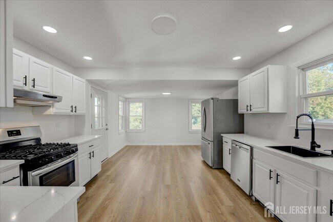 Building Photo - 201 Gatzmer Ave