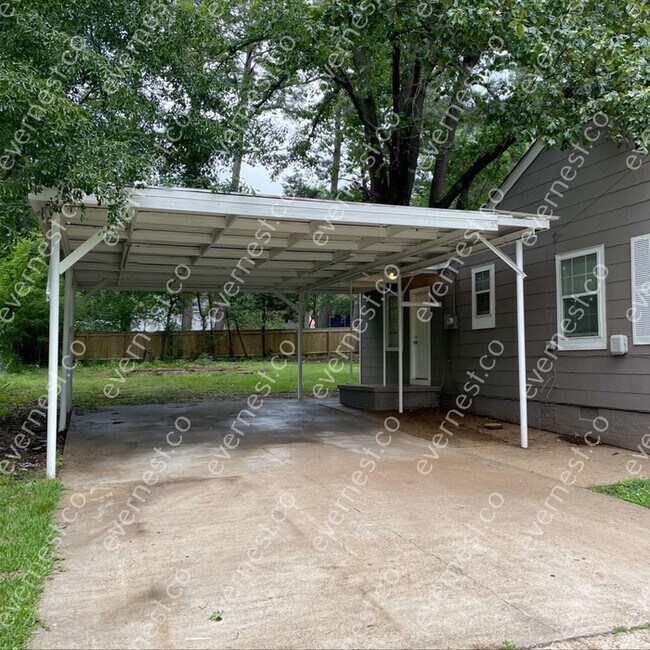 Building Photo - 346 Creston Ave