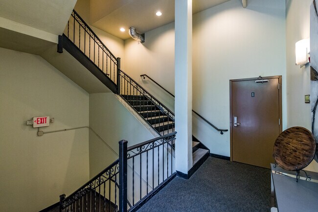 Foto del edificio - 4901 Washington Ave