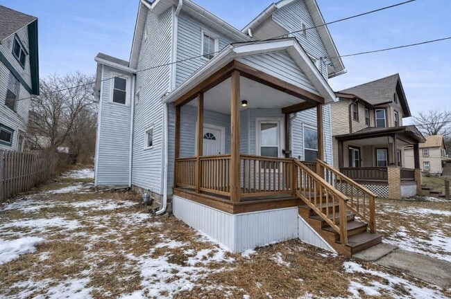 Building Photo - 308 Logan Ave