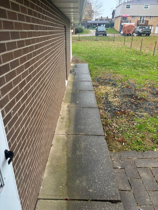 Foto del edificio - 2960 Thackeray Ave NW