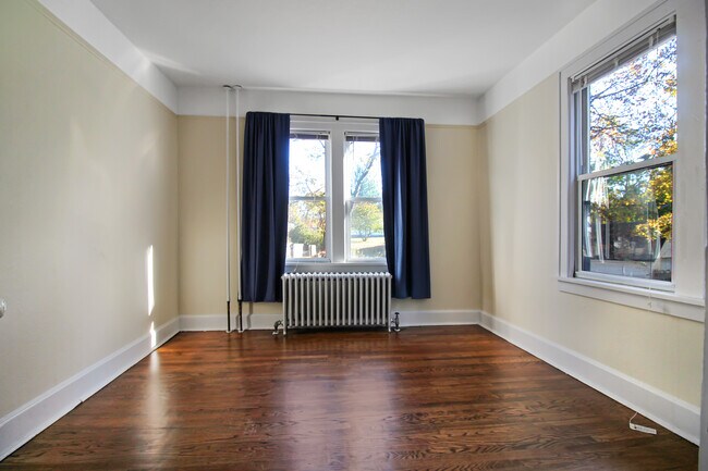 Building Photo - 10 Coulter Ave