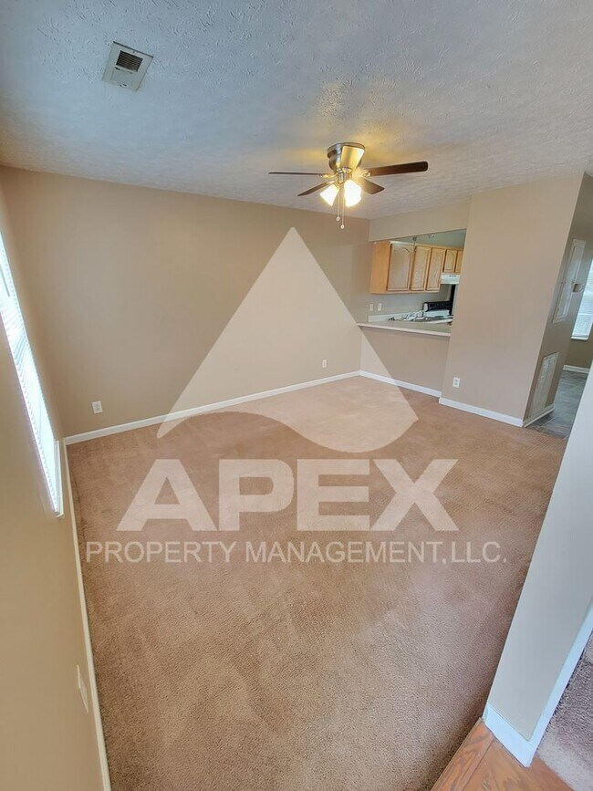 Foto del edificio - MOVE-IN SPECIAL,NO RENT TIL MAY 1ST! - Nice 2 Bd | 1.5 Ba Townhouse in West Knox Condo Community!