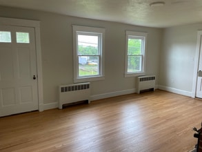 Building Photo - 519 Mechanic St