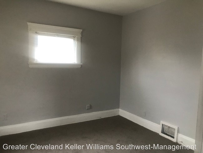 Building Photo - 10919 Sandusky Ave