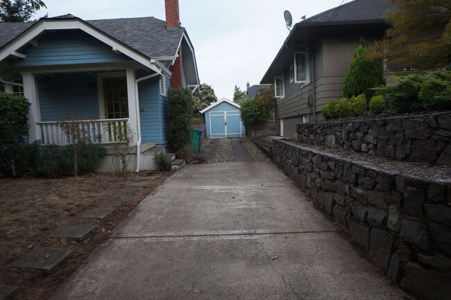 Foto del edificio - N.E Rose City Bungalow Pet Friendly