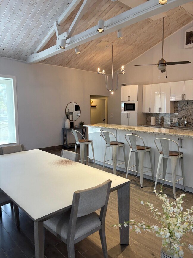 Foto del edificio - 419 E Atlantic Ave