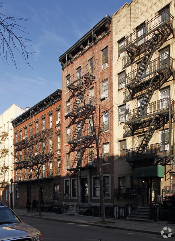 439 W 46th Street - 439 W 46 St