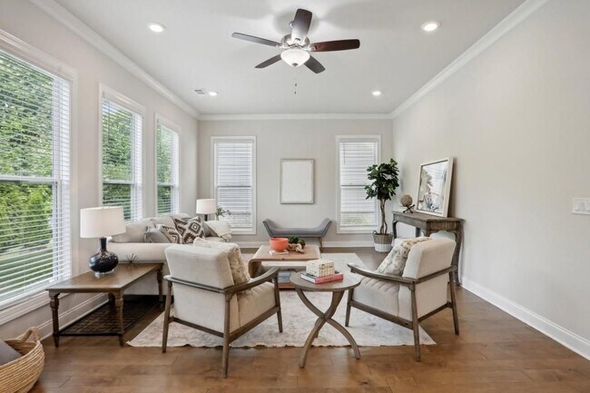 Foto del edificio - 1445 Calvert Ln