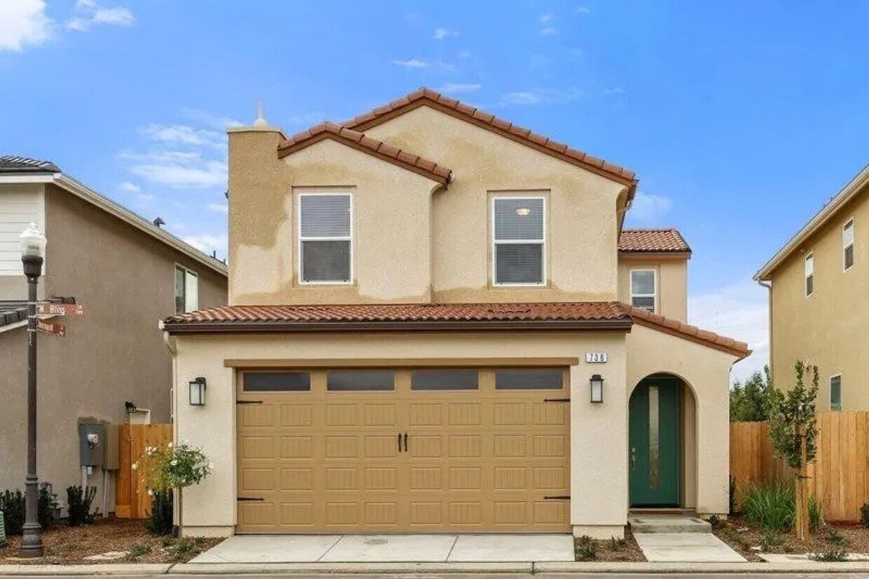 Foto principal - 736 Bliss Ave