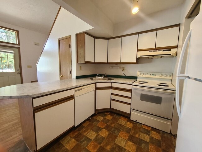 Building Photo - 3 br, 2 bath House - 125 Springbrook Street