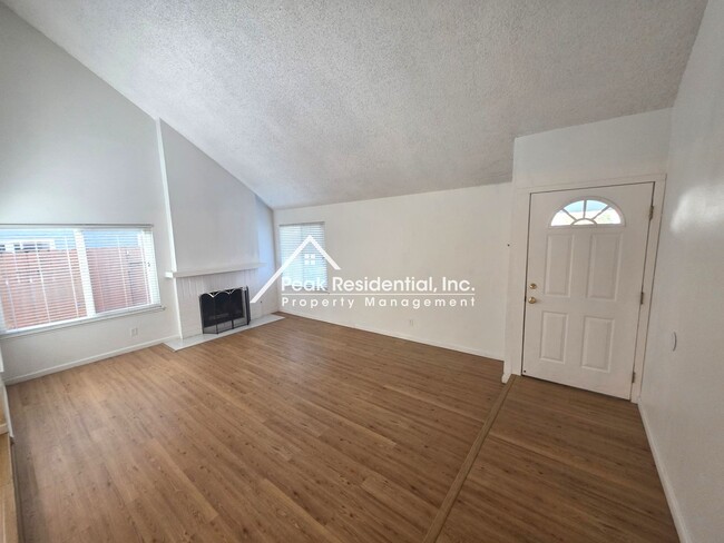 Building Photo - Wonderful 4 bedroom 2.5 bathroom home is l...
