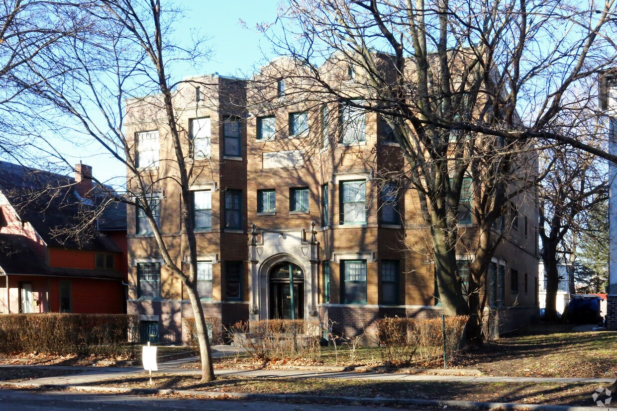 Primary Photo - 668 19th St