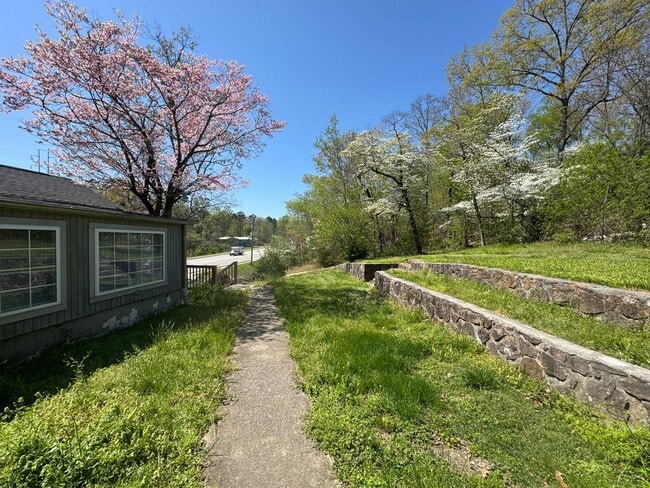 Foto del edificio - Ooltewah 3 Bedroom 2.5 Bath! Pet Friendly! Housing Vouchers Accpeted!