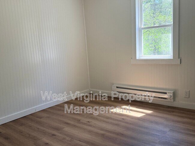 Foto del edificio - 110 Peck Ct