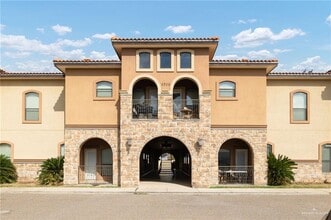 Building Photo - 14 Mimosa St