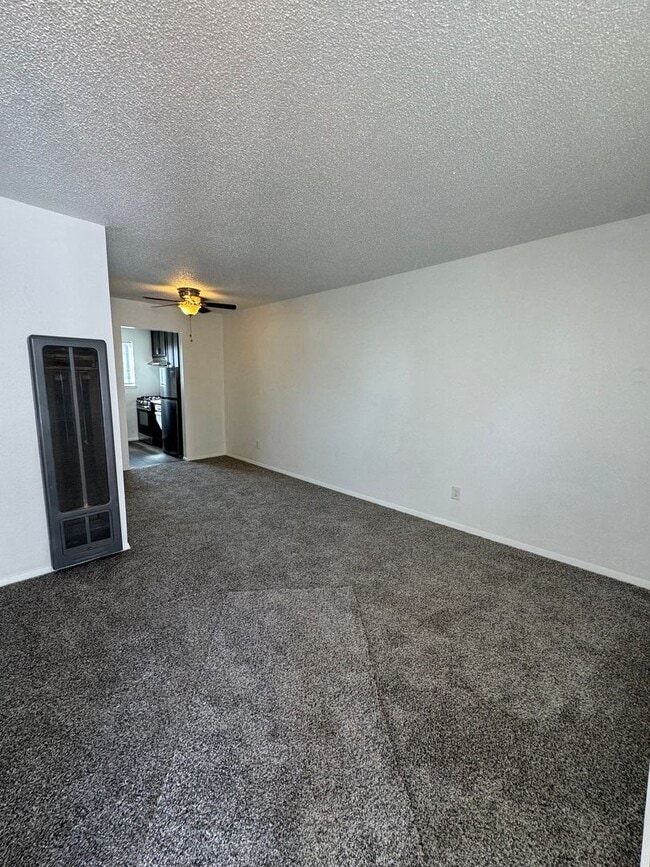 Building Photo - 212 D St